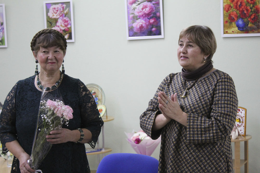 Presentation of the exhibition Beauty Around Us at the Arts Library Works by Elena Diner 2025 3