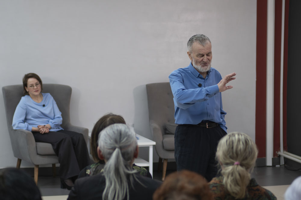 A lifetime of creativity a meeting with the poet Mikhail Ryabikov 2026 1